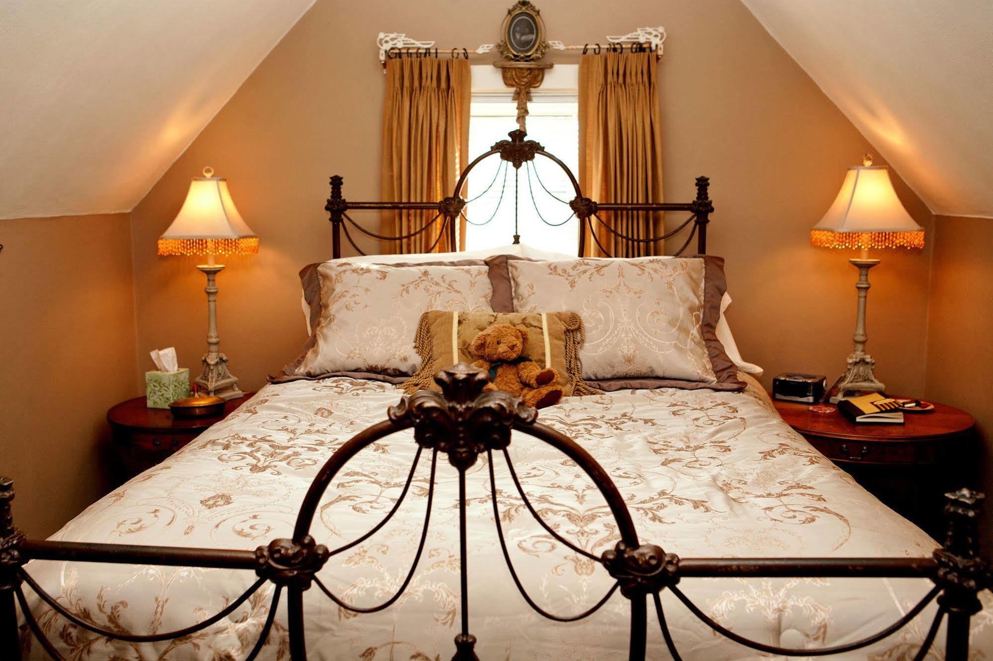 Westphal Mansion Inn Bed & Breakfast Hartford Exterior foto