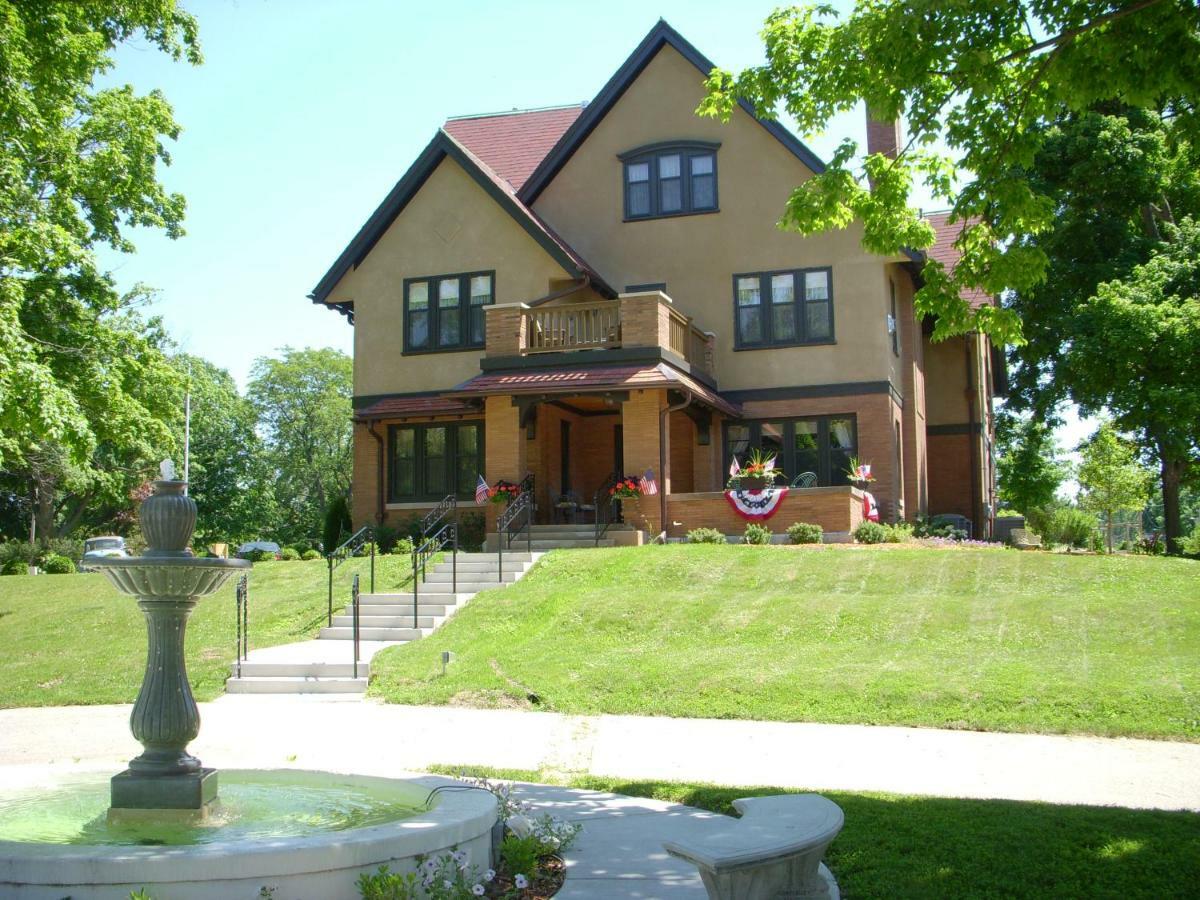 Westphal Mansion Inn Bed & Breakfast Hartford Exterior foto